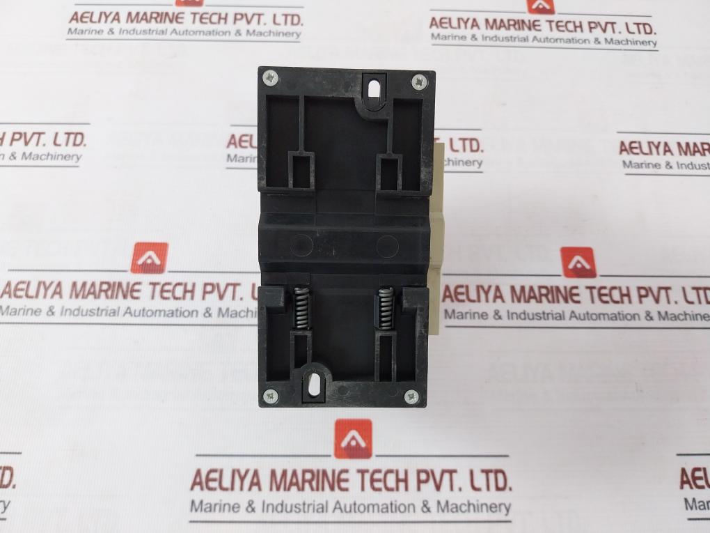 Telemecanique Gv3-m25 Motor Circuit Breaker W/ Auxiliary Contact Block Gv1-a01