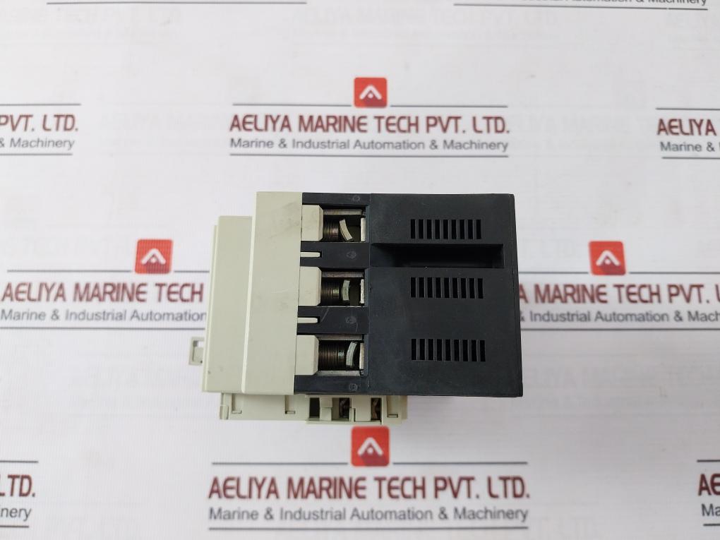 Telemecanique Gv3-m25 Motor Circuit Breaker W/ Auxiliary Contact Block Gv1-a01