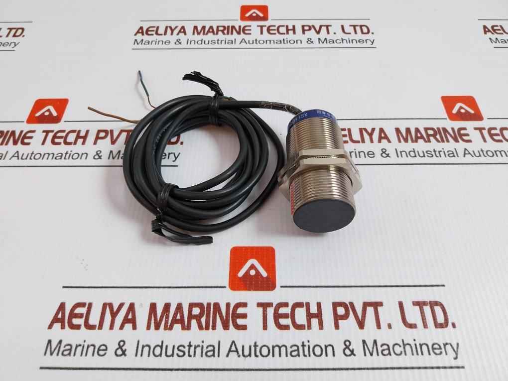 Telemecanique Inductive Proximity Sensor 2 Meter Xs1 M30Mb250