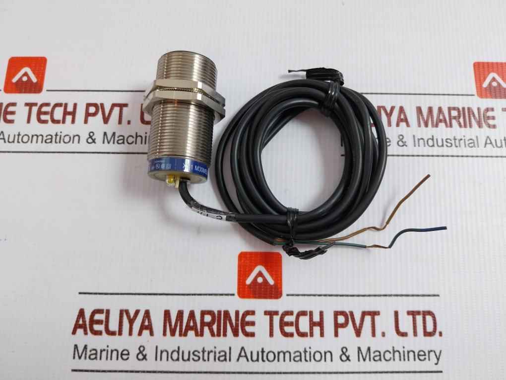 Telemecanique Inductive Proximity Sensor 2 Meter Xs1 M30Mb250