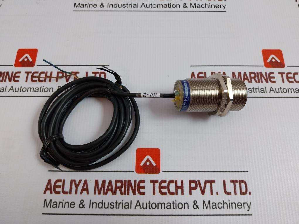 Telemecanique Inductive Proximity Sensor 2 Meter Xs1 M30Mb250