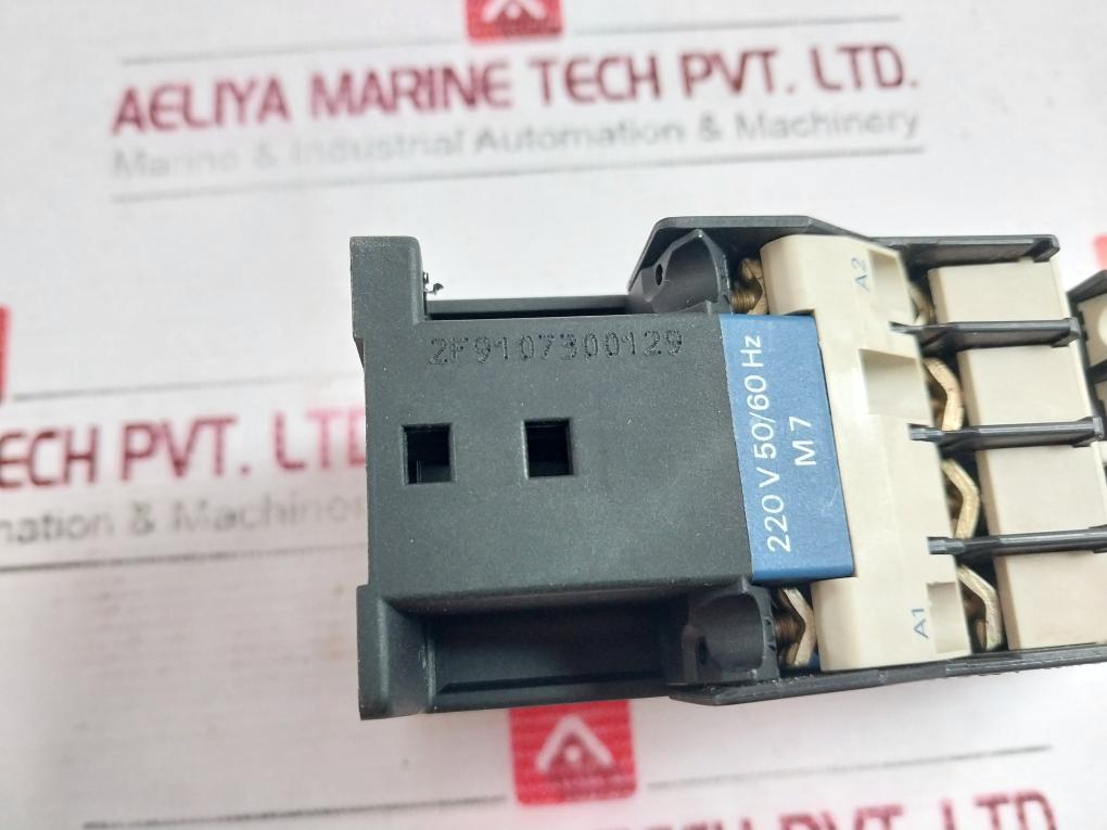 Telemecanique La1Dn40 Auxiliary Contact Block 10A 660V 600Vac 220V 50/60 Hz