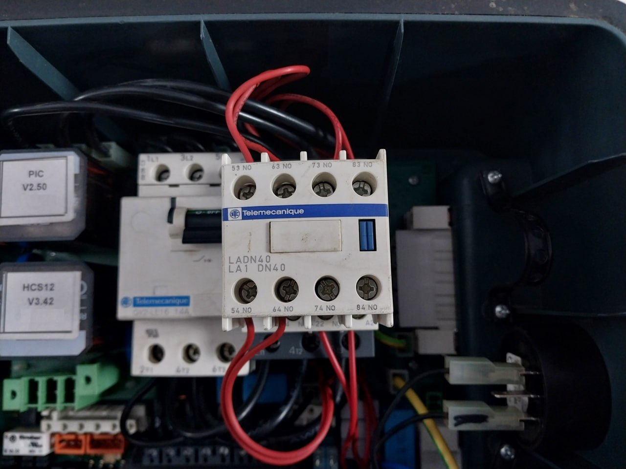 Telemecanique Ladn40 Electrical Control Panel 50/60Hz