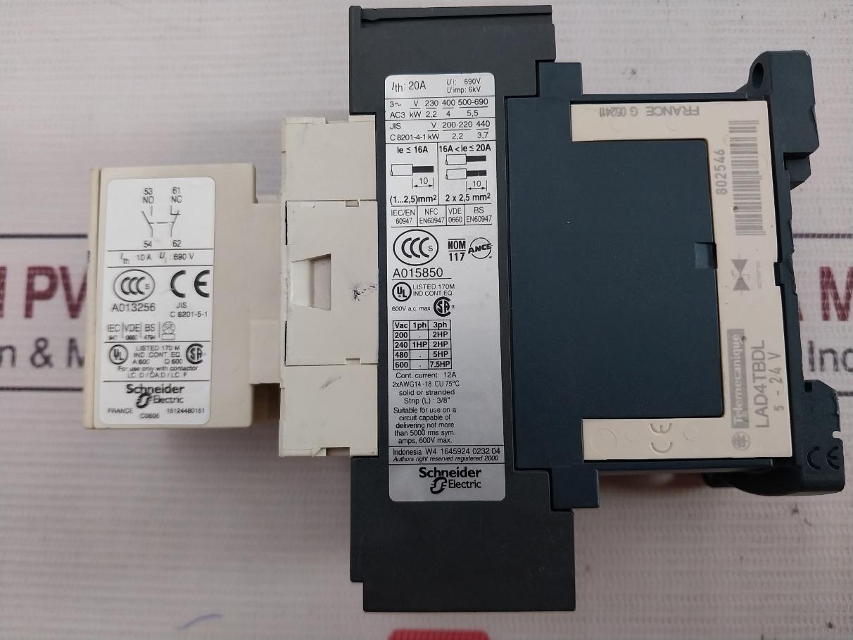 Telemecanique Lc1D093 Bd 3-pole Contactor 24Vdc 600V Ac Max 12A