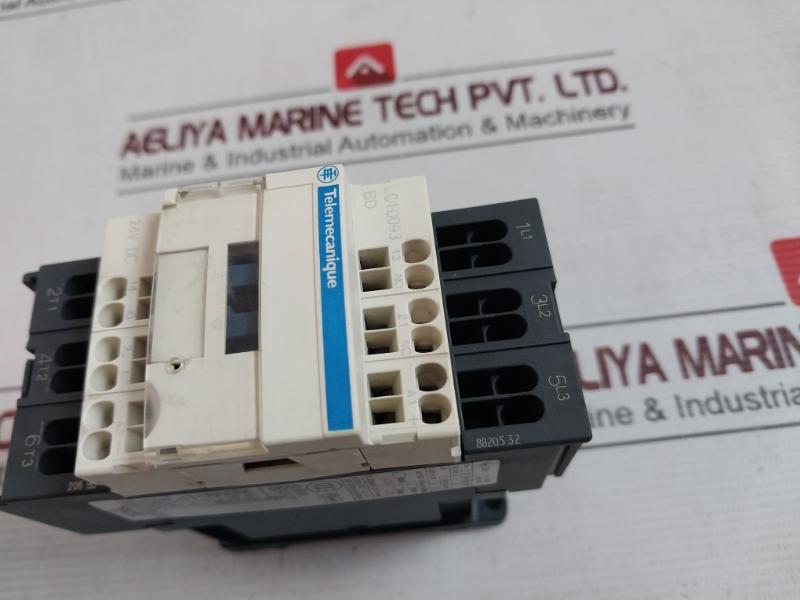 Telemecanique Lc1D093Bd 3 Pole Contactor 9A 24V Dc Coil 600V A.C.Max.