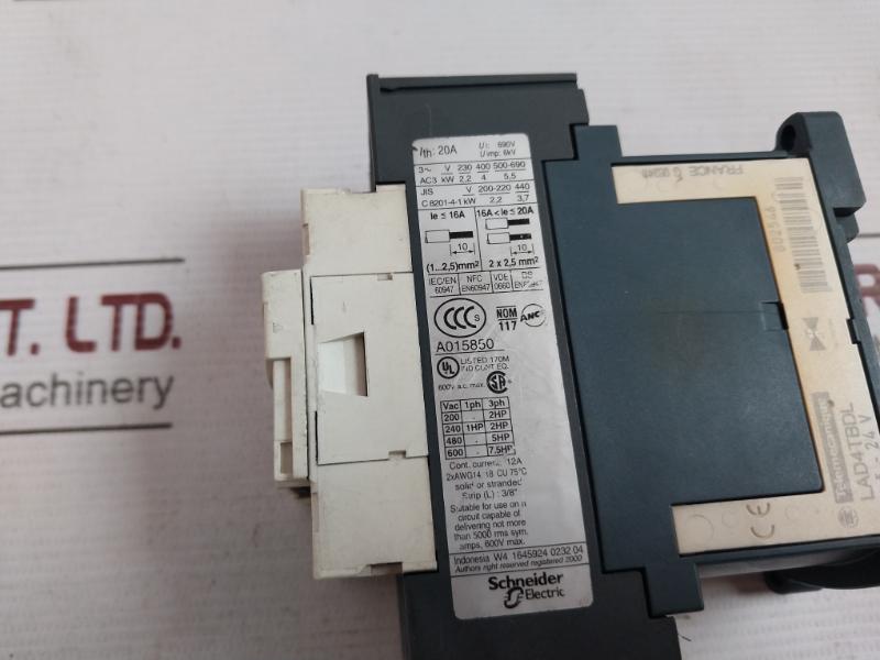 Telemecanique Lc1D093Bd Tesys D Contactor 3P 9A 24V Dc Coil 600V A.C.Max.