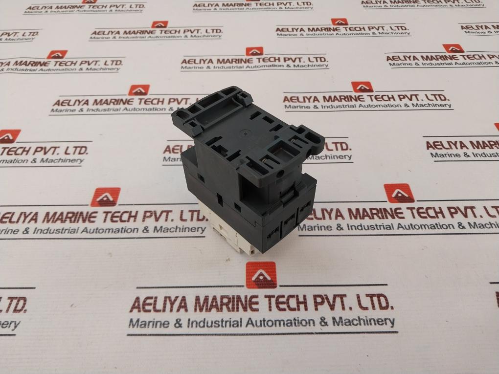 Telemecanique LC1D09 Contactor 230V 50/60Hz Used