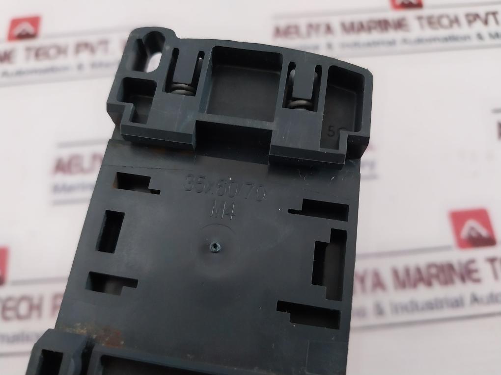 Telemecanique Lc1 D/Lp1 D, 3P Contactor W/ La1 Dn22 M Contact Block