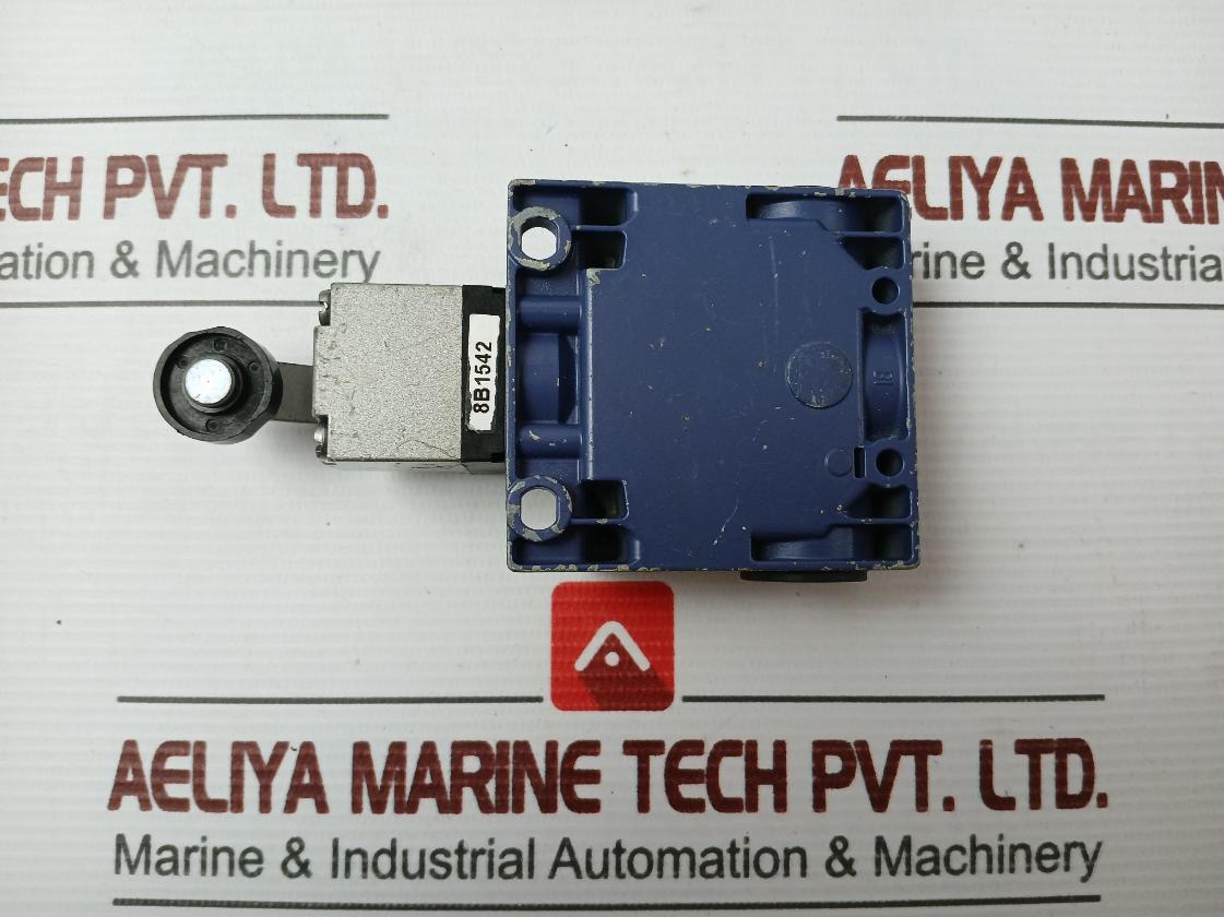 Telemecanique Limit Switch Part No. Xckm Ac 15 240V 3A