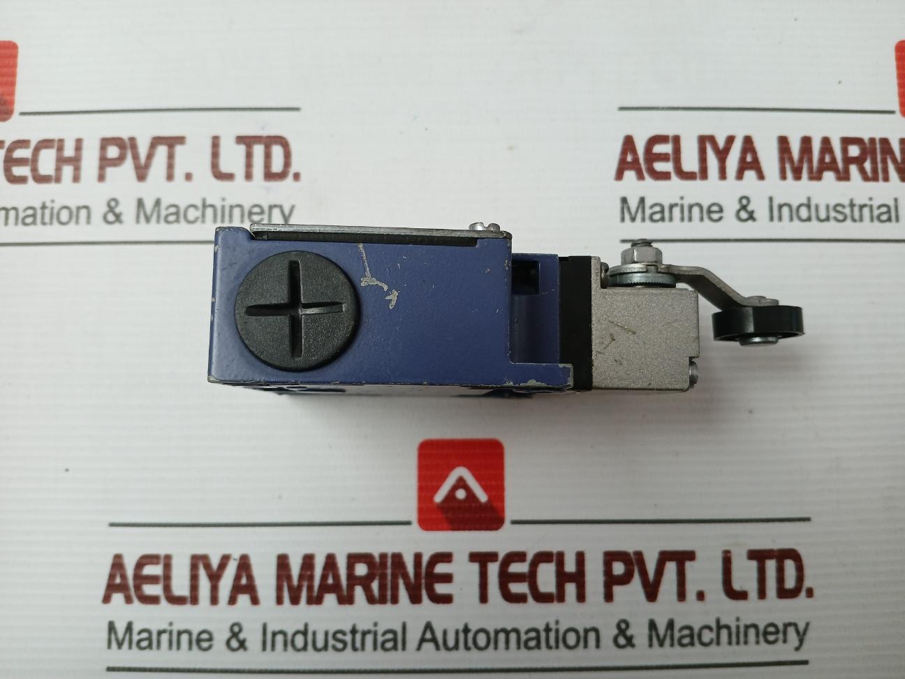 Telemecanique Limit Switch Part No. Xckm Ac 15 240V 3A