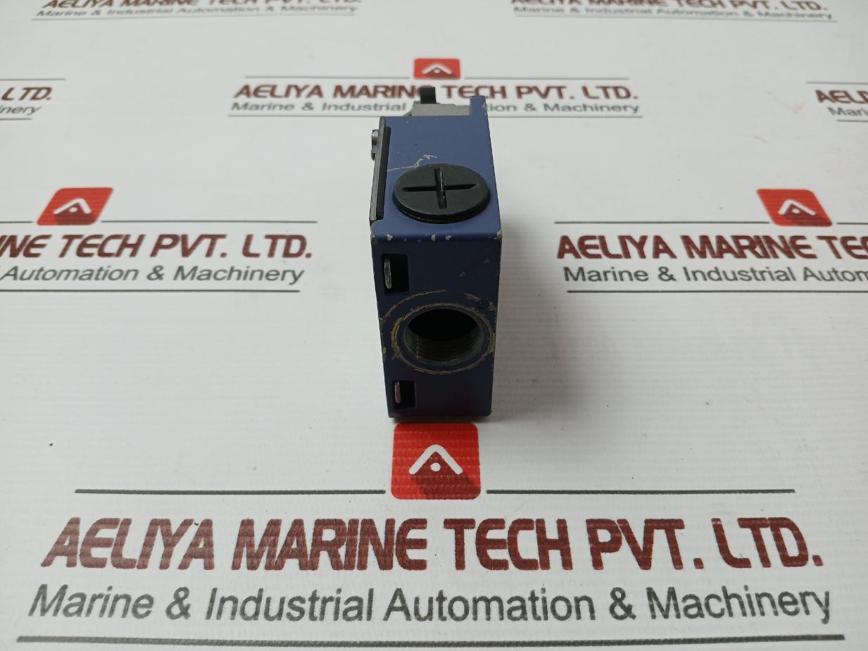 Telemecanique Limit Switch Part No. Xckm Ac 15 240V 3A
