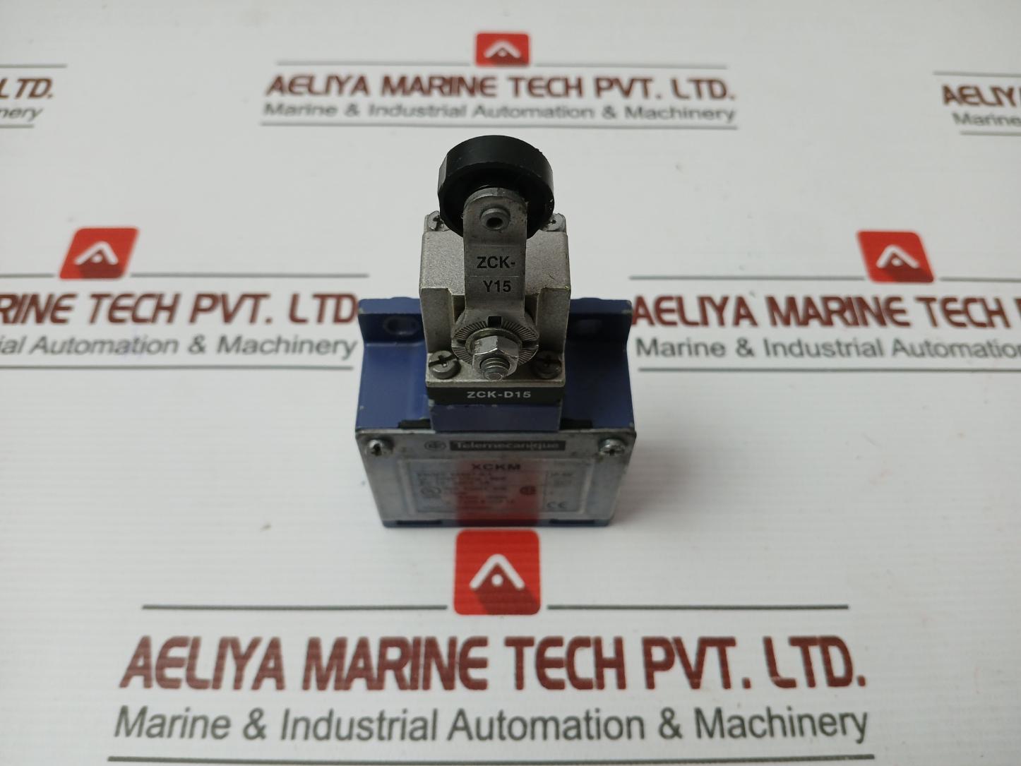 Telemecanique Limit Switch Part No. Xckm Ac 15 240V 3A
