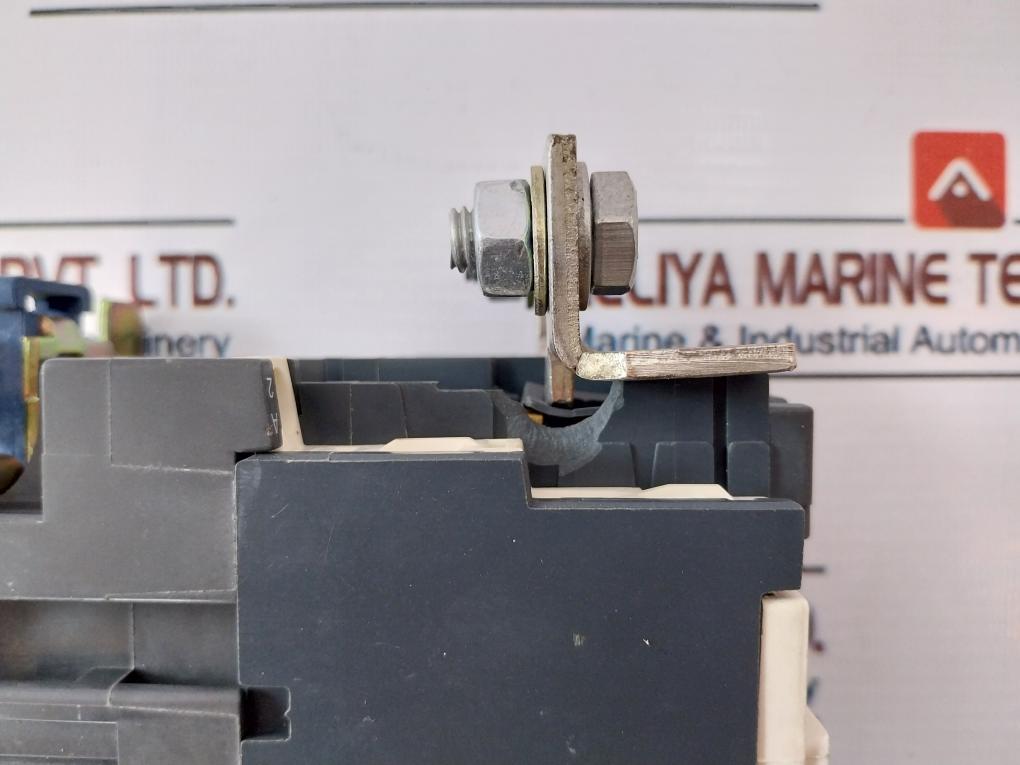 Telemecanique/Schneider Electric Lc1 D65 Contactor With Lx1 D6 Fe7 Coil