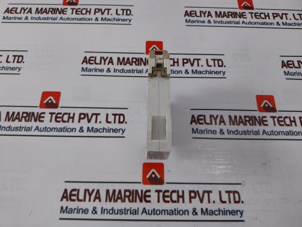 Telemecanique Re1-la001 Electronic Timer Travail On Delay 0.7A 240V Ac/Dc