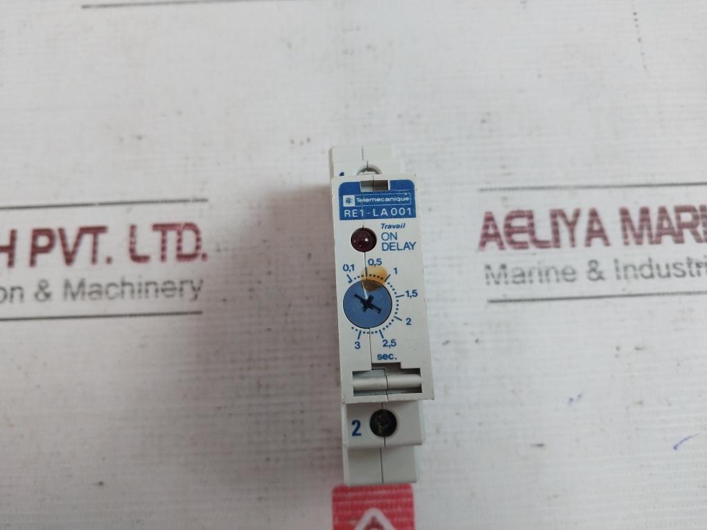 Telemecanique Re1-la001 Timer Travail On Delay 24-240V 0,7A 2,5W 0,1-3 Sec