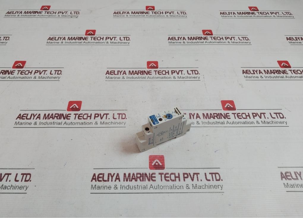 Telemecanique Re1-la001 Timer Travail On Delay 24-240V 0,7A 2,5W 0,1-3 Sec