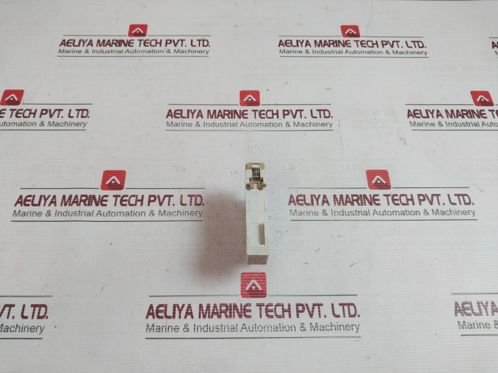 Telemecanique Re1-la001 Timer Travail On Delay 24-240V 0,7A 2,5W 0,1-3 Sec