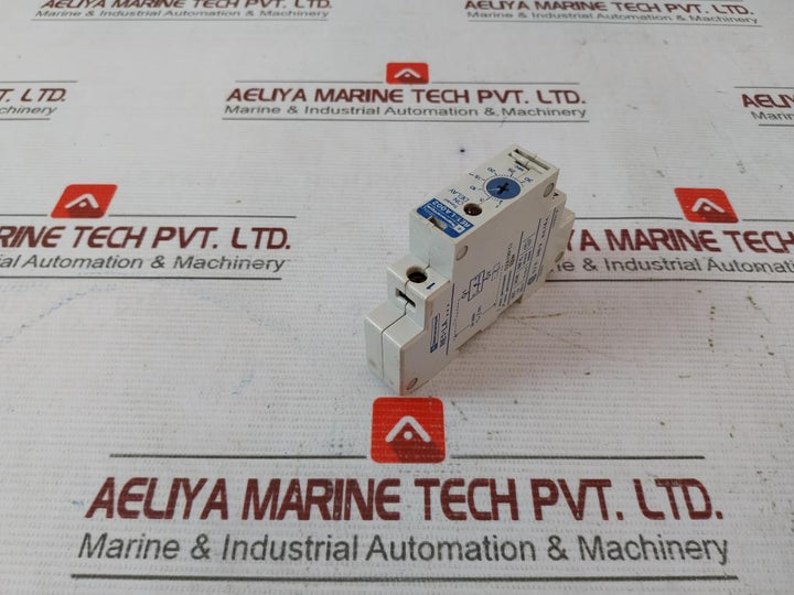 Telemecanique Re1-la002 Time Delay Relay 1–30S 24–240V Ac/Dc 0.7A