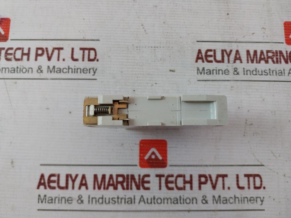 Telemecanique Re1-la002 Time Delay Relay 1–30S 24–240V Ac/Dc 0.7A