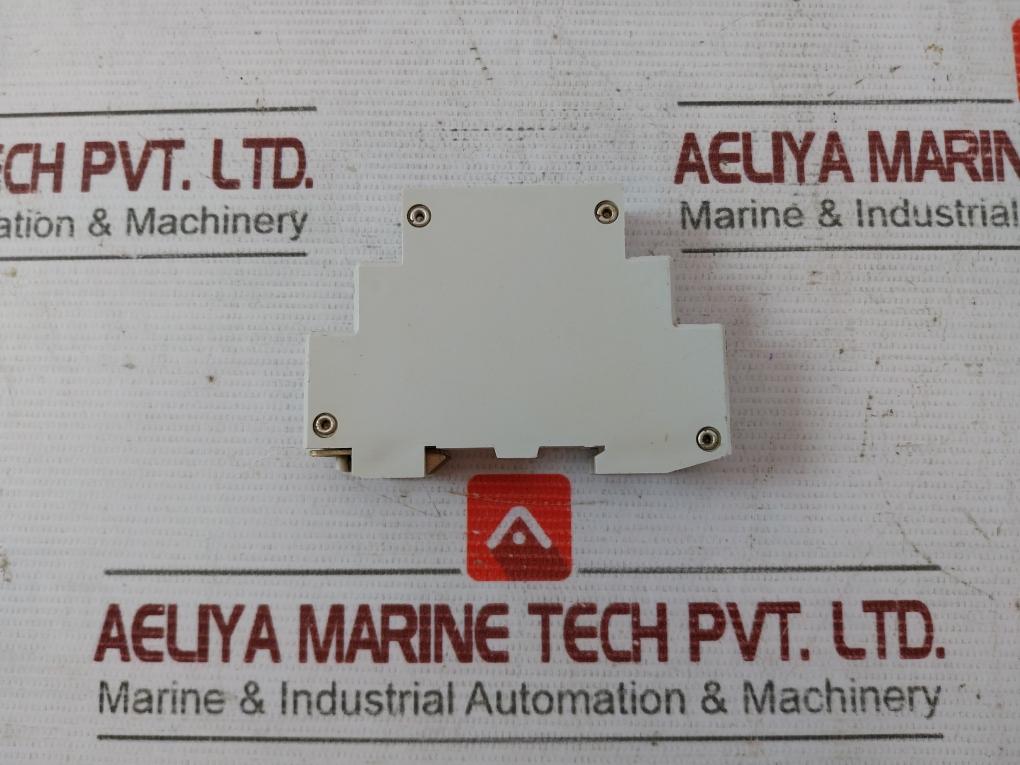 Telemecanique Re1-la002 Time Delay Relay 1–30S 24–240V Ac/Dc 0.7A