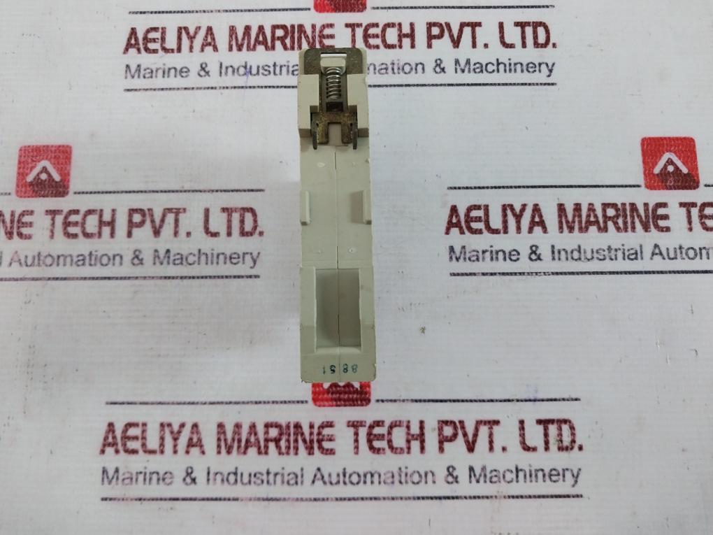 Telemecanique Re1-la002 Time Delay Relay 24-240v 0,7a 0-30 Sec