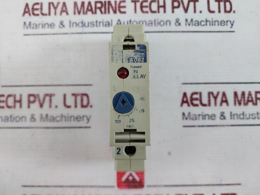 Telemecanique Re1-la002 Time Delay Relay 24-240v 0,7a 0-30 Sec