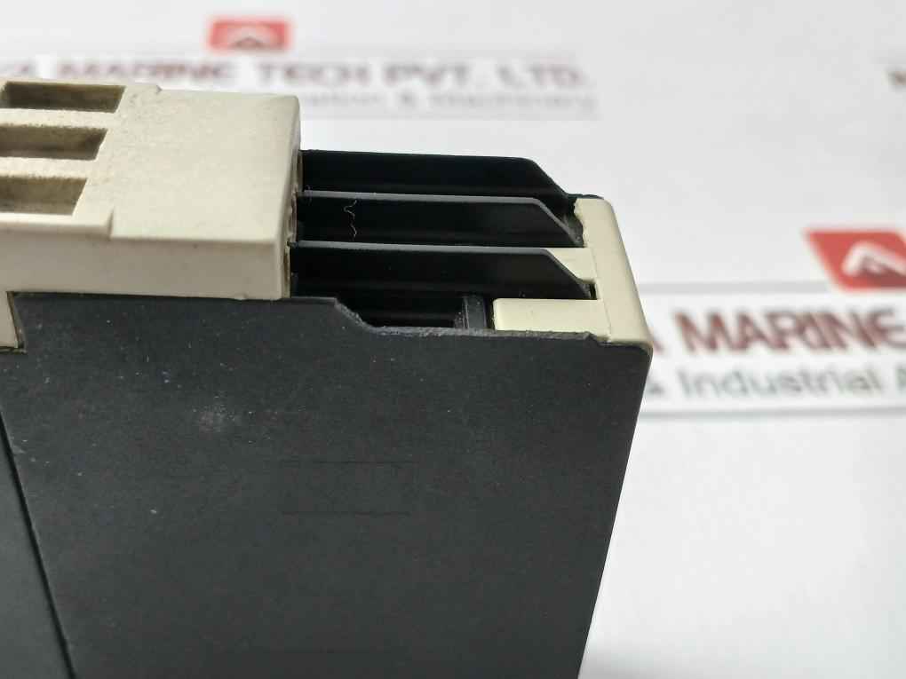 Telemecanique Re4 My13Mw Time Delay Relay 24-240 V Ac 50/60 Hz 0.05S-300H