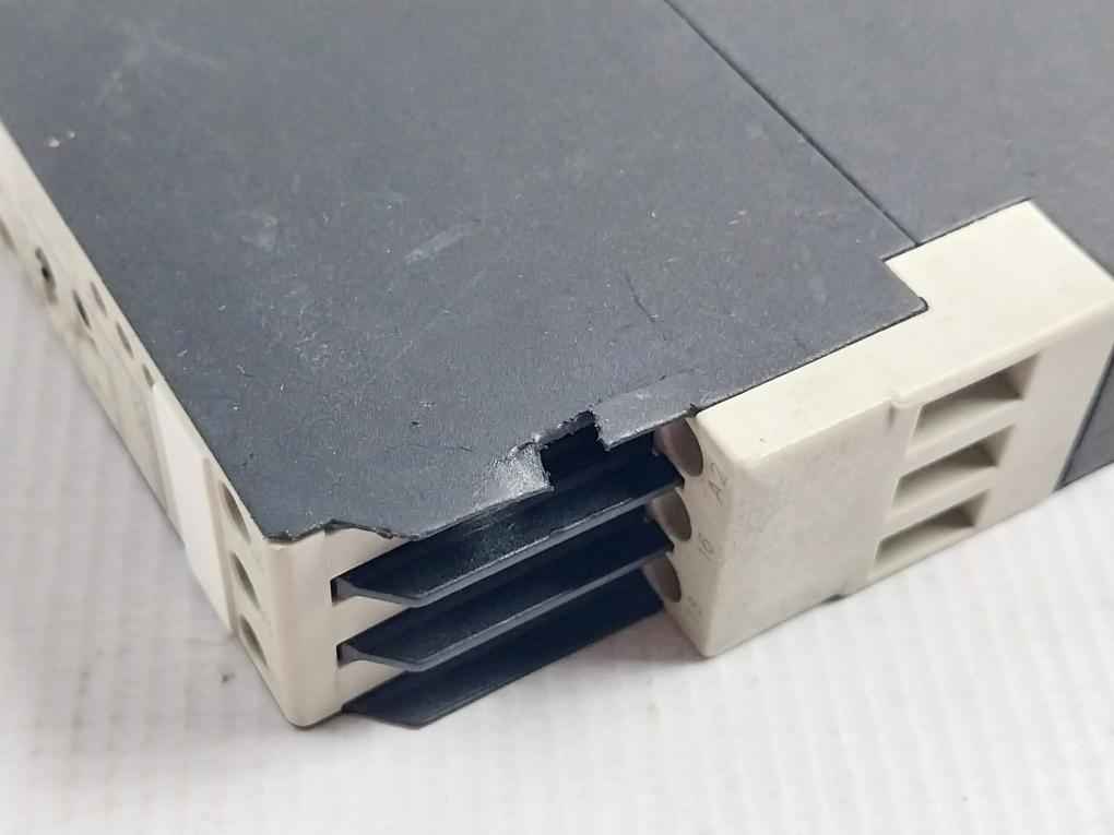 Telemecanique Re4 Ya12Bu Electronic Timing Relay 50/60Hz 250V 4A