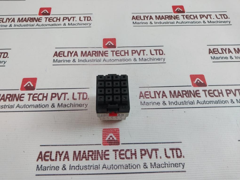 Telemecanique Rhn 411M Inst-relay Ith: 5A Ui: 250V , 220V Ac 50Hz