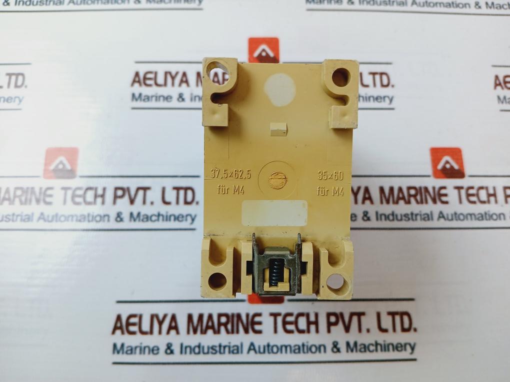 Telemecanique Rm2-pa11M Voltage Relay 50/60Hz