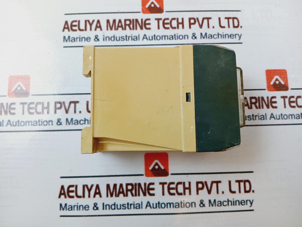 Telemecanique Rm2-pa11M Voltage Relay 50/60Hz