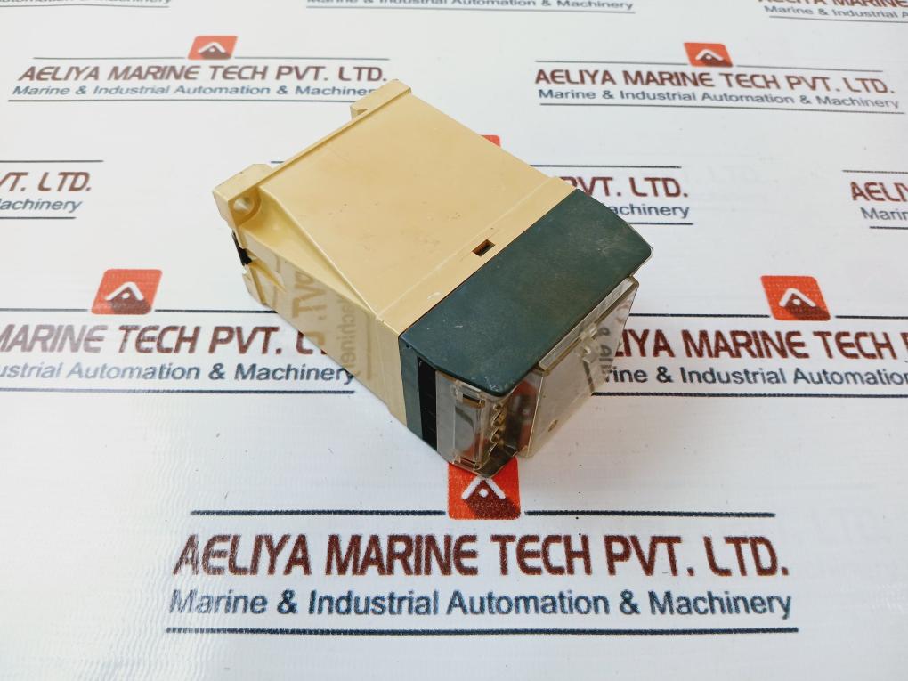 Telemecanique Rm2-pa11M Voltage Relay 50/60Hz