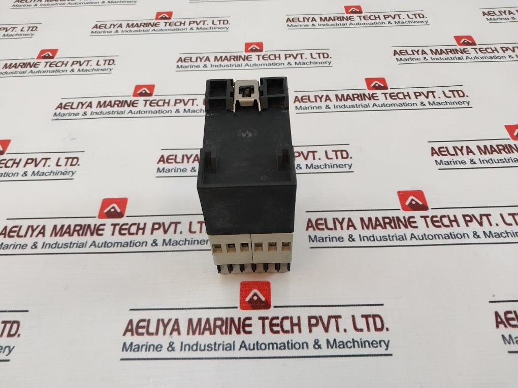 Telemecanique Rm3 Tar113Qn7 Time Delay Relay 50/60Hz