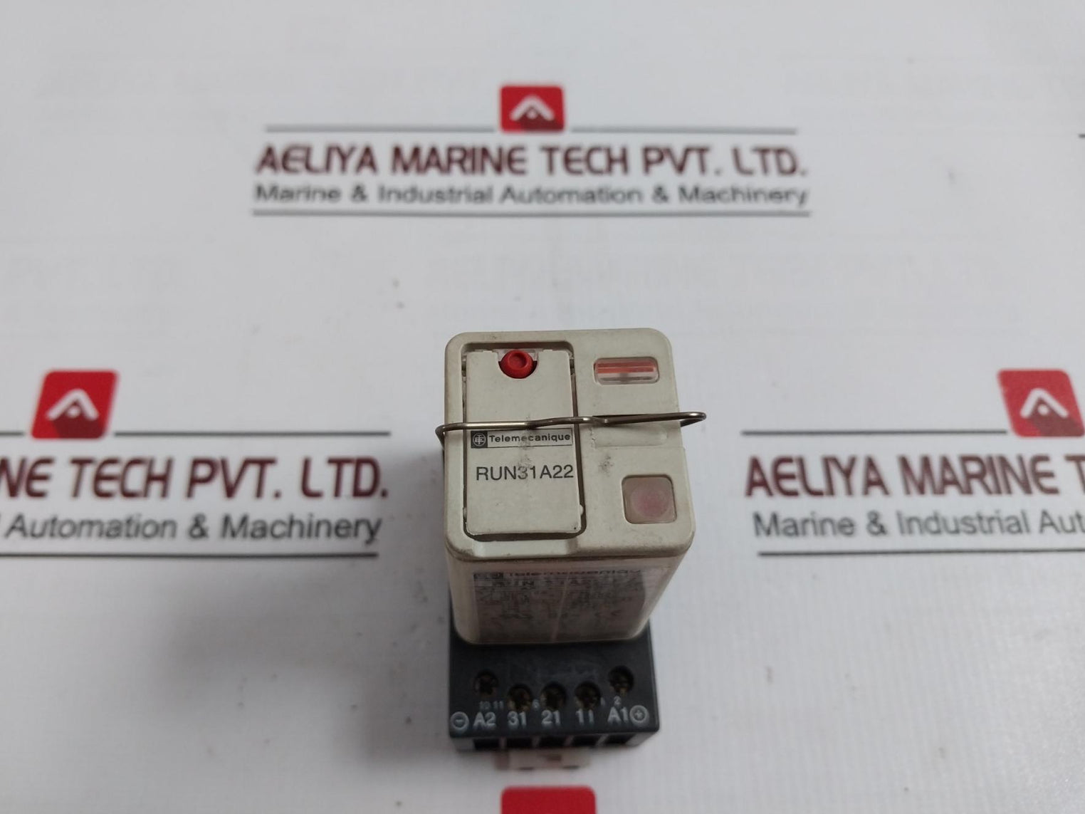 Telemecanique Run 31A22 P7 Relay Module With Base 250Vac 10A