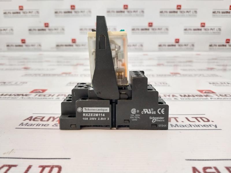 Telemecanique Rxm4ab2bd Miniature Plug-in Relay W/ Socket Rxze2m114 6a 250vac