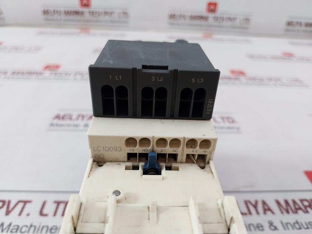 Telemecanique/Schneider Electric Ladr0 Time Delay Auxiliary Contact Block 24Vdc