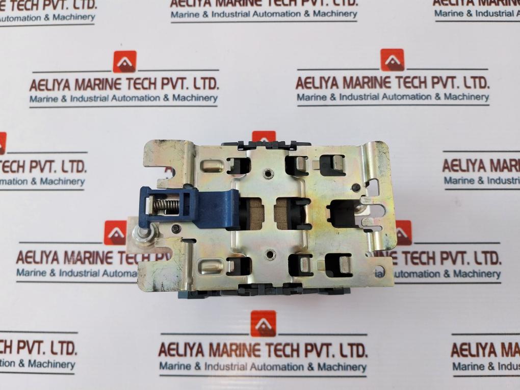 Telemecanique/ Schneider Electric LC1 D40004 Contactor with LX1 D6 F7 Coil