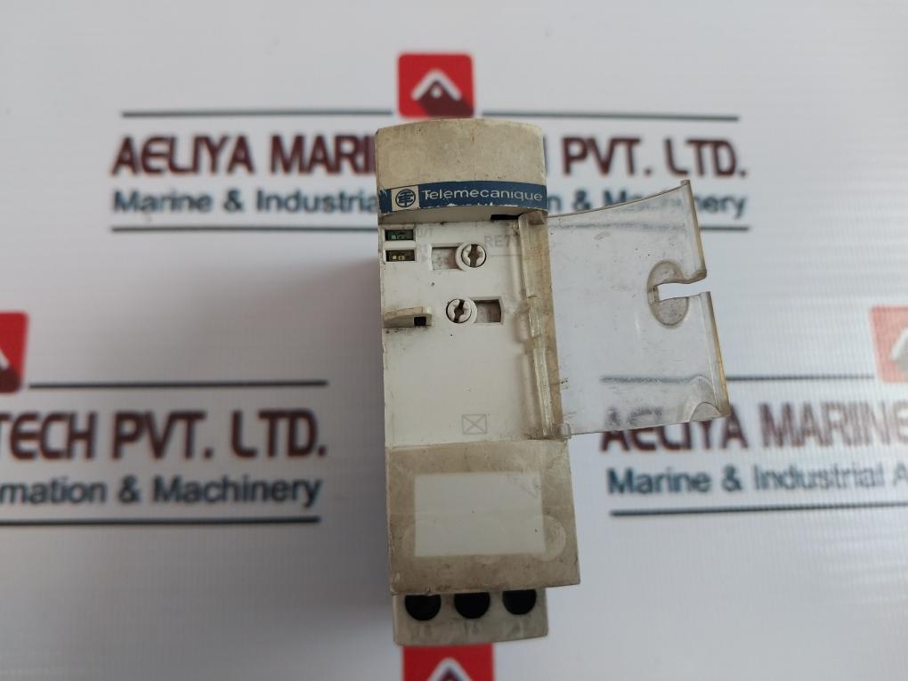 Telemecanique/Schneider Electric RE7TL11BU Time Delay Relay 0.05S-300H