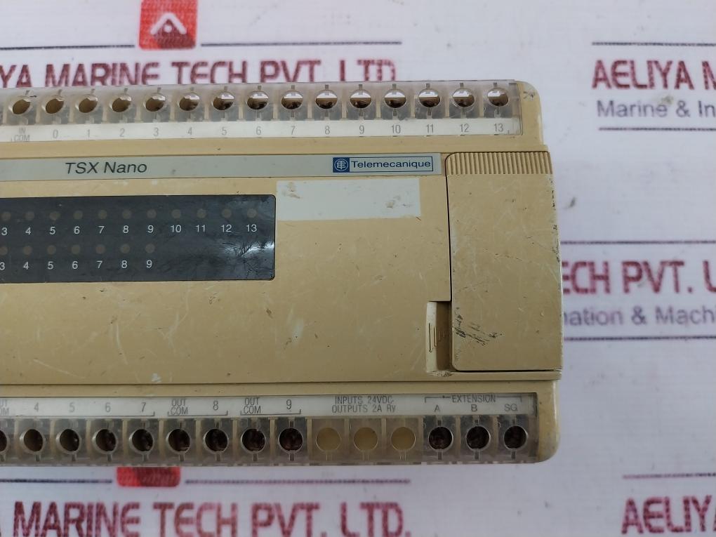 Telemecanique TSX 07 31 2422 Input/Output Module 24VDC 14 10 Relay 240VAC