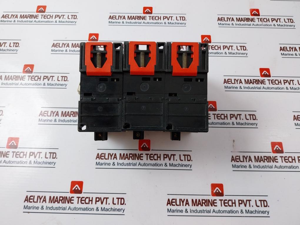 Telemecanique TSX DSF 635 6 Relay Output Module