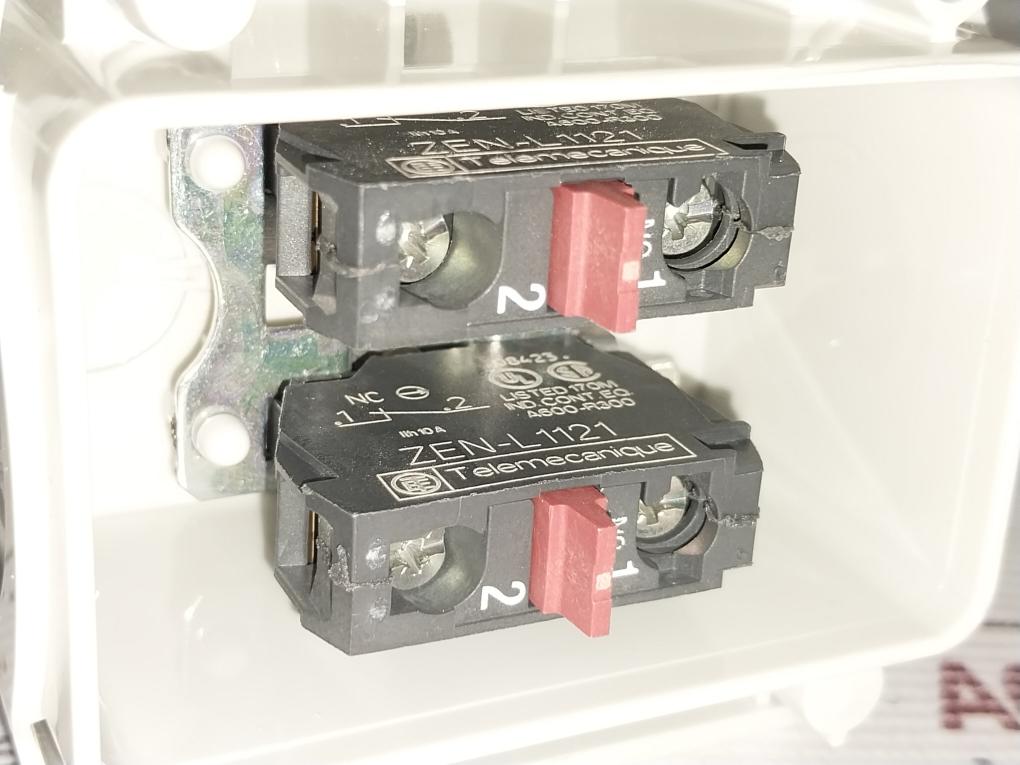 Telemecanique Xal K174F Emergency Stop Control Station 330-871