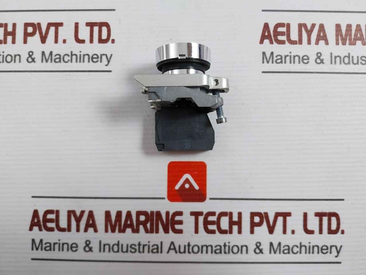 Telemecanique Xb4 Ba3351 Push Button Switch