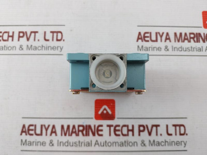 Telemecanique Xck-m Limit Switch 500V En 60 947.5.1 Ac15 240V 3A C705