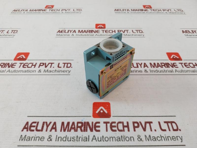 Telemecanique Xck-m Limit Switch 500V En 60 947.5.1 Ac15 240V 3A C705