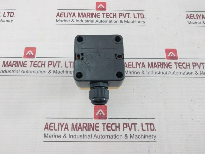 Telemecanique Xen-l1111 Pushbutton Switch A600-q600 400V En 60947-5-1 Ip85