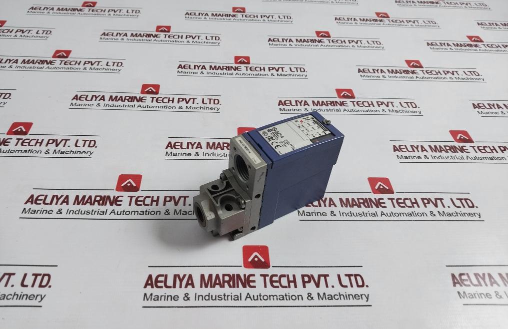 Telemecanique Xmla070D2S14 Pressure Switch 5-70 Bar 240V