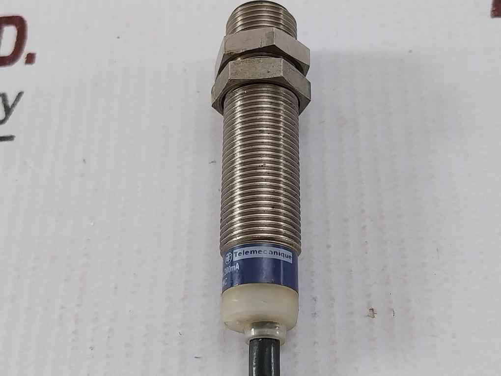 Telemecanique Xs1 M12kp340 Inductive Proximity Sensors 2 Meter 12-24v 200ma
