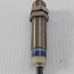 Telemecanique Xs1 M12kp340 Inductive Proximity Sensors 2 Meter 12-24v 200ma