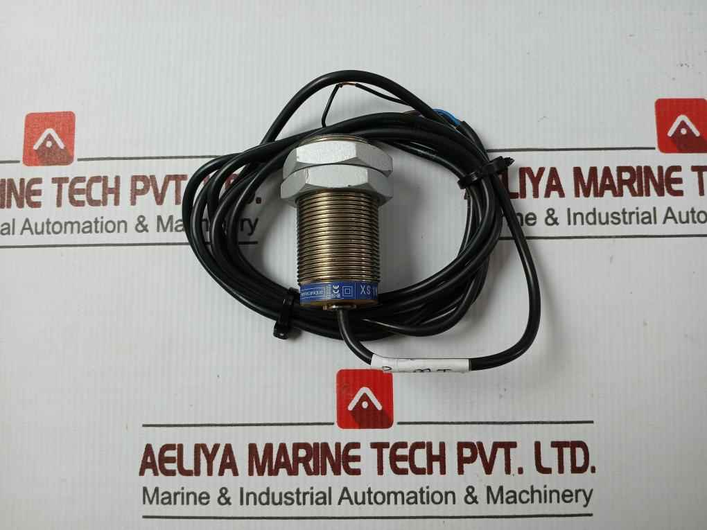 Telemecanique Xs1M30Pa370 Inductive Sensor 2 Meter 12..48V 23127680