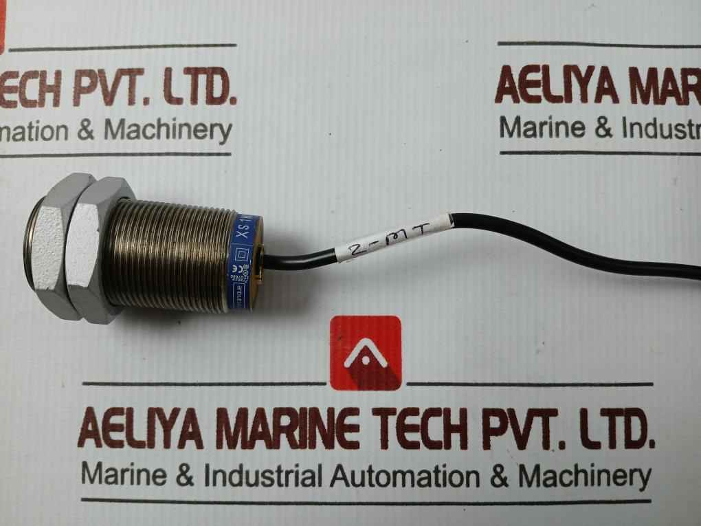 Telemecanique Xs1M30Pa370 Inductive Sensor 2 Meter 12..48V 23127680